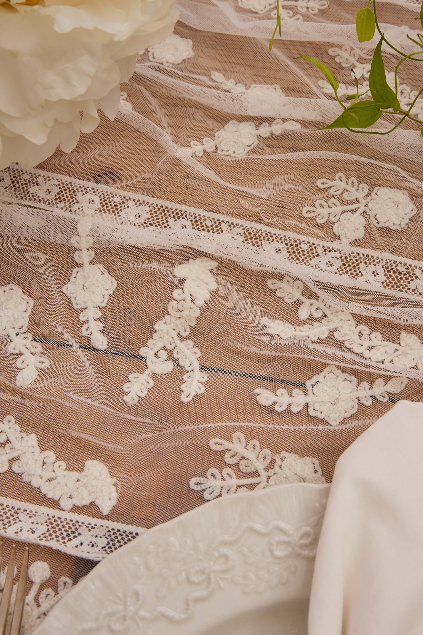 Victorian Table Runner - Image 3